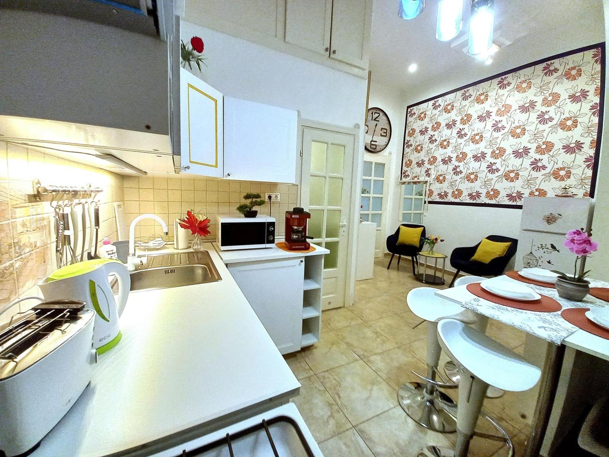 Mariann'S Modern Apartment In The City Center Budapest Eksteriør bilde